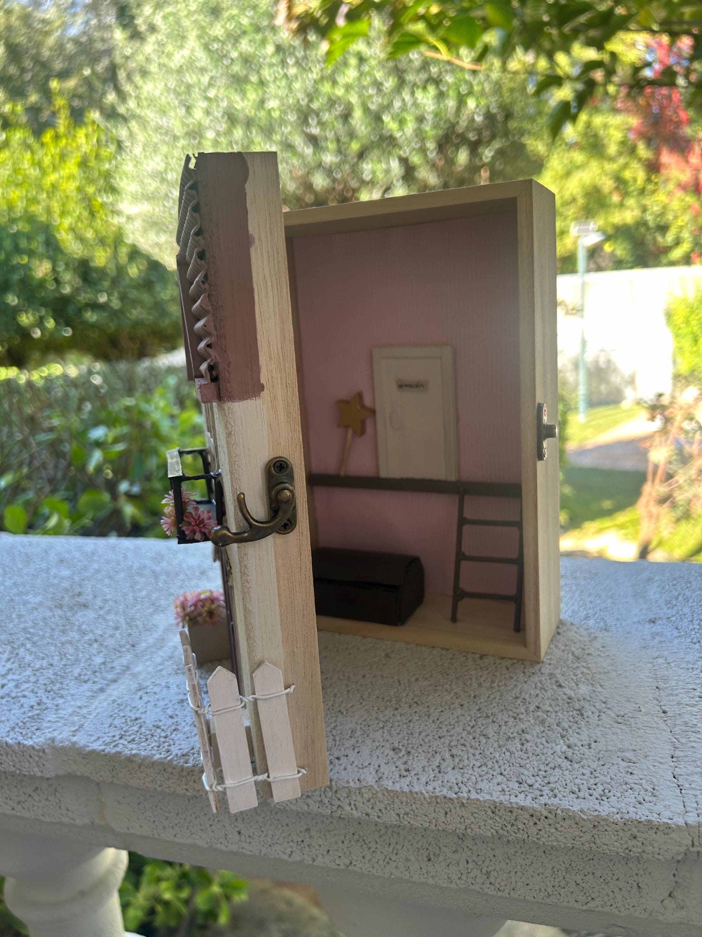 Casa del Hada de los Dientes de madera – casita mágica artesanal en tonos neutros con decoración interior – regalo infantil encantador