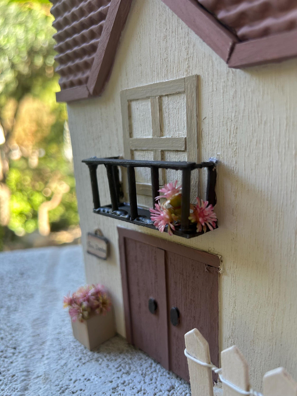 Casa del Hada de los Dientes de madera – casita mágica artesanal en tonos neutros con decoración interior – regalo infantil encantador